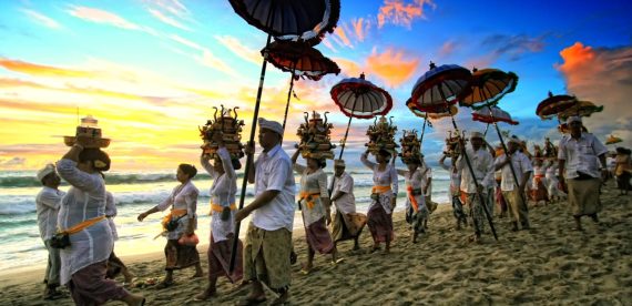 Melasti; an Hindu purification ritual held 2-4 days before Nyepi in order to cleanse both human beings and the universe from negative energy.