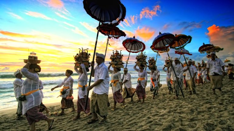 Melasti; an Hindu purification ritual held 2-4 days before Nyepi in order to cleanse both human beings and the universe from negative energy.