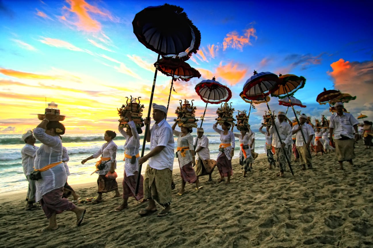 Melasti; an Hindu purification ritual held 2-4 days before Nyepi in order to cleanse both human beings and the universe from negative energy.
